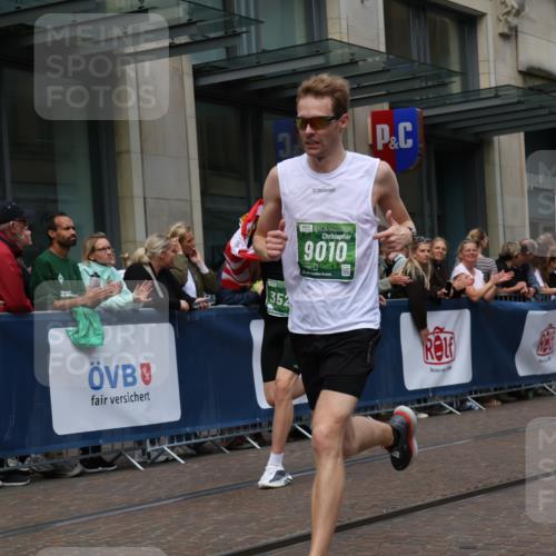 13.09.2026 - 21. swb-Marathon Bremen Strokosch-Dieckow http://msf.ph/oto/10391287 13.09.2026 13:05:38 Ziel 681, 1017, 1745, 1879, 2538, 3297, 3520, 4157, 4614, 4712, 5803, 6025, 6058, 6686, 7399, 8334, 8706, 8877, 8973, 8983, 9010, 9429, 9918, 439, 1301, 1562, 1879, 3242, 3271, 3365, 5092, 5199, 5725, 6579, 7141, 9273 meine-sportfotos.de