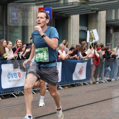 13.09.2026 - 21. swb-Marathon Bremen Strokosch-Dieckow http://msf.ph/oto/10391300 13.09.2026 13:05:42 Ziel 681, 1017, 1745, 3297, 3466, 3520, 4157, 4614, 4712, 5803, 6025, 6058, 6686, 7336, 7399, 8334, 8670, 8706, 8877, 8973, 8983, 9010, 9429, 9918, 439, 1017, 1301, 1562, 1879, 2538, 3242, 3271, 3365, 5092, 5199, 5725, 6025, 6579, 7141, 8973 meine-sportfotos.de