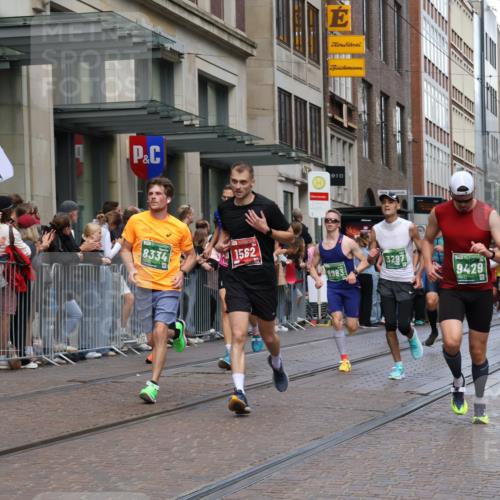 13.09.2026 - 21. swb-Marathon Bremen Strokosch-Dieckow http://msf.ph/oto/10391326 13.09.2026 13:05:47 Ziel 681, 1901, 3297, 3466, 4614, 4712, 5803, 6058, 6686, 7336, 7399, 8334, 8670, 8877, 8983, 9429, 9918, 1017, 1301, 1562, 1745, 1879, 2538, 3242, 3271, 3520, 4157, 5199, 5725, 6025, 6579, 7141, 8706, 8973, 9010 meine-sportfotos.de