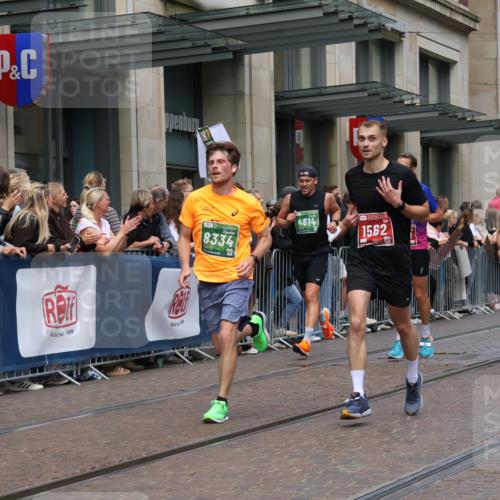13.09.2026 - 21. swb-Marathon Bremen Strokosch-Dieckow http://msf.ph/oto/10391330 13.09.2026 13:05:48 Ziel 474, 681, 1901, 3297, 3466, 4614, 4712, 5803, 6058, 6686, 7336, 7399, 8334, 8670, 8877, 8983, 9429, 9918, 9934, 1017, 1301, 1562, 1745, 1879, 2538, 3242, 3271, 3520, 4157, 5199, 5725, 6025, 6579, 7141, 8706, 8973, 9010 meine-sportfotos.de