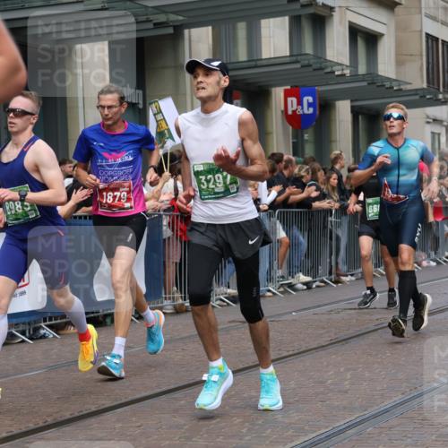 13.09.2026 - 21. swb-Marathon Bremen Strokosch-Dieckow http://msf.ph/oto/10391340 13.09.2026 13:05:50 Ziel 474, 681, 1901, 3297, 3466, 4614, 4712, 5803, 6686, 7336, 7399, 8334, 8670, 8877, 8983, 9429, 9918, 9934, 1017, 1301, 1562, 1745, 1879, 2538, 3242, 3271, 3520, 4157, 5199, 5725, 6025, 6058, 6579, 7141, 8706, 8877, 8973, 9010 meine-sportfotos.de