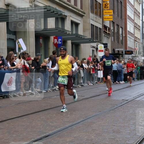 13.09.2026 - 21. swb-Marathon Bremen Strokosch-Dieckow http://msf.ph/oto/10391355 13.09.2026 13:05:53 Ziel 474, 681, 1901, 3297, 3466, 4614, 4712, 5803, 6686, 7336, 7399, 8334, 8670, 8983, 9429, 9918, 9934, 1017, 1301, 1562, 1745, 1879, 2538, 3242, 3520, 4157, 5199, 5725, 6025, 6058, 6579, 8706, 8877, 8973, 9010 meine-sportfotos.de