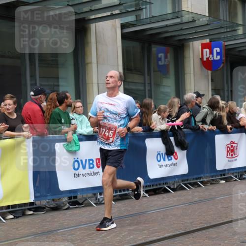 13.09.2026 - 21. swb-Marathon Bremen Strokosch-Dieckow http://msf.ph/oto/10391384 13.09.2026 13:06:03 Ziel 474, 1770, 1901, 1921, 3466, 7336, 7590, 8621, 8670, 9934, 13148, 681, 1017, 1745, 1879, 2538, 3297, 3520, 4157, 4614, 4712, 5803, 6025, 6058, 6686, 7399, 8334, 8706, 8877, 8973, 8983, 9010, 9429, 9918 meine-sportfotos.de