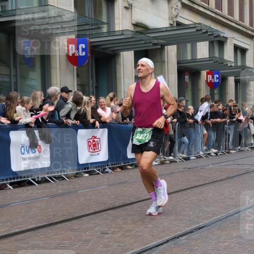13.09.2026 - 21. swb-Marathon Bremen Strokosch-Dieckow http://msf.ph/oto/10391401 13.09.2026 13:06:08 Ziel 474, 508, 1770, 1901, 1921, 2832, 4777, 7590, 8621, 9934, 13148, 681, 1745, 3297, 3466, 3520, 4157, 4614, 4712, 5803, 6058, 6686, 7336, 7399, 8334, 8670, 8706, 8877, 8983, 9010, 9429, 9918 meine-sportfotos.de