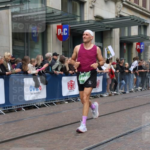 13.09.2026 - 21. swb-Marathon Bremen Strokosch-Dieckow http://msf.ph/oto/10391403 13.09.2026 13:06:08 Ziel 474, 508, 1770, 1901, 1921, 2832, 4777, 7590, 8621, 9934, 13148, 681, 1745, 3297, 3466, 3520, 4157, 4614, 4712, 5803, 6058, 6686, 7336, 7399, 8334, 8670, 8706, 8877, 8983, 9010, 9429, 9918 meine-sportfotos.de