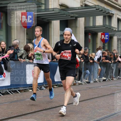 13.09.2026 - 21. swb-Marathon Bremen Strokosch-Dieckow http://msf.ph/oto/10391418 13.09.2026 13:06:12 Ziel 474, 508, 788, 1770, 1921, 2832, 3910, 4777, 6951, 7590, 8621, 9934, 13148, 681, 1901, 3297, 3466, 4614, 4712, 5803, 6058, 6686, 7336, 7399, 8334, 8670, 8877, 8983, 9429, 9918 meine-sportfotos.de