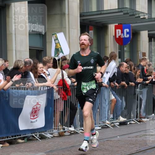 13.09.2026 - 21. swb-Marathon Bremen Strokosch-Dieckow http://msf.ph/oto/10391457 13.09.2026 13:06:24 Ziel 508, 521, 788, 1009, 1770, 1921, 2832, 3127, 3910, 4574, 4777, 5238, 6784, 6951, 8580, 8888, 474, 1901, 3466, 4614, 6686, 7336, 7590, 8621, 8670, 9934, 13148 meine-sportfotos.de