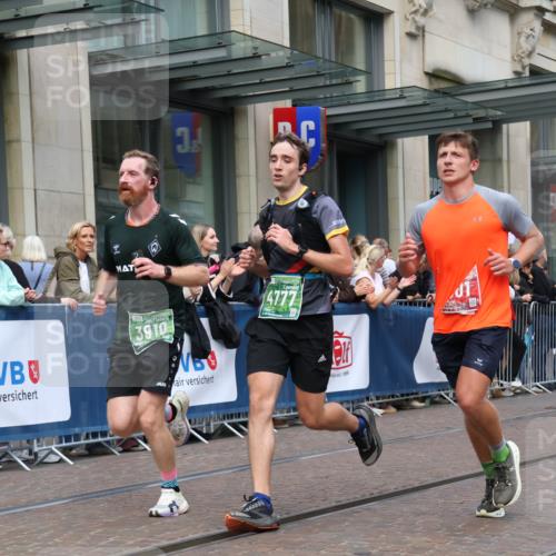 13.09.2026 - 21. swb-Marathon Bremen Strokosch-Dieckow http://msf.ph/oto/10391466 13.09.2026 13:06:25 Ziel 508, 521, 788, 1009, 1770, 1921, 2832, 3127, 3910, 4574, 4777, 5238, 6784, 6951, 8580, 8888, 474, 1901, 3466, 4614, 6686, 7336, 7590, 8621, 8670, 9934, 13148 meine-sportfotos.de
