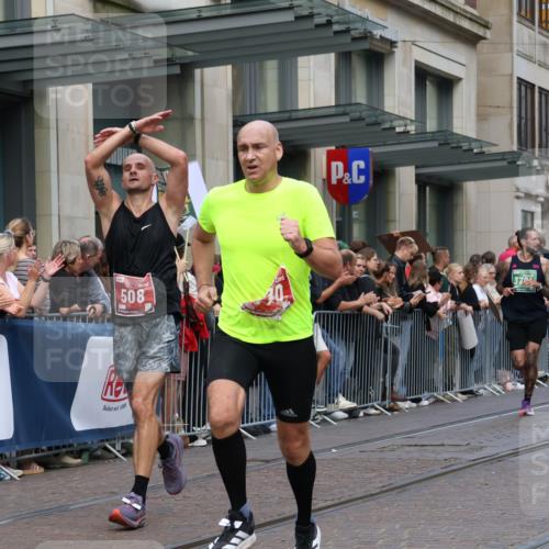13.09.2026 - 21. swb-Marathon Bremen Strokosch-Dieckow http://msf.ph/oto/10391537 13.09.2026 13:06:45 Ziel 749, 1540, 1863, 3127, 3794, 3973, 6053, 7636, 7876, 8888, 9708, 9927, 508, 521, 788, 1009, 1770, 1921, 2832, 3127, 3910, 4574, 4777, 5238, 6784, 6951, 7590, 8580, 13148 meine-sportfotos.de