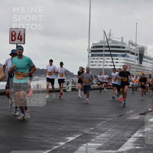 13.09.2026 - Kiel Lauf Andreas Tolksdorf http://msf.ph/oto/10399990 13.09.2026 10:57:36 Kiellinie 1043, 4, 5226, 3 meine-sportfotos.de