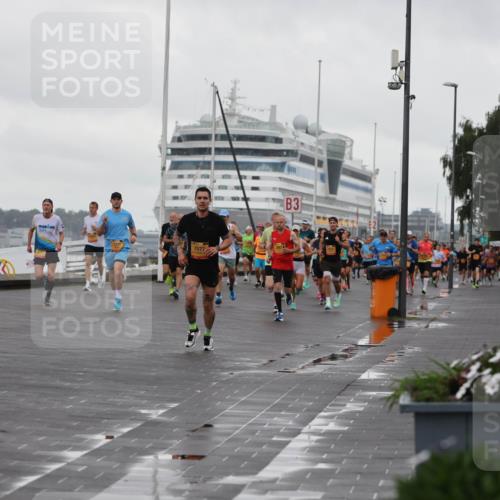 13.09.2026 - Kiel Lauf Andreas Tolksdorf http://msf.ph/oto/10400078 13.09.2026 10:57:41 Kiellinie 4, 6333, 7077, 3, 100 meine-sportfotos.de