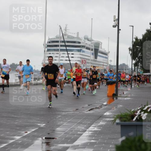 13.09.2026 - Kiel Lauf Andreas Tolksdorf http://msf.ph/oto/10400085 13.09.2026 10:57:41 Kiellinie 4, 33, 7077, 3, 100 meine-sportfotos.de