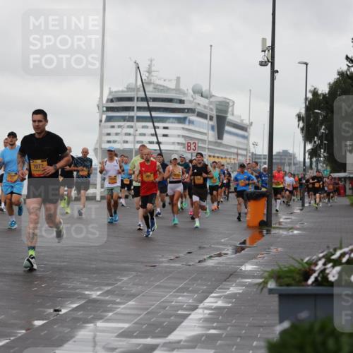 13.09.2026 - Kiel Lauf Andreas Tolksdorf http://msf.ph/oto/10400105 13.09.2026 10:57:42 Kiellinie 4, 10, 31, 7072, 3, 33 meine-sportfotos.de