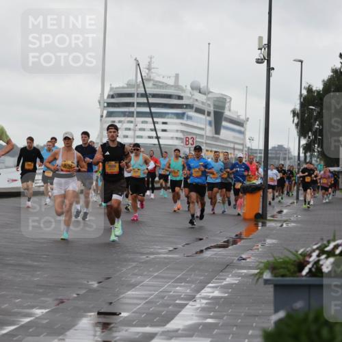 13.09.2026 - Kiel Lauf Andreas Tolksdorf http://msf.ph/oto/10400157 13.09.2026 10:57:46 Kiellinie 4, 263, 8075, 9767, 7659, 3, 300, 173422 meine-sportfotos.de