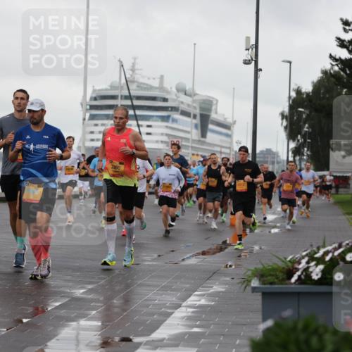 13.09.2026 - Kiel Lauf Andreas Tolksdorf http://msf.ph/oto/10400285 13.09.2026 10:57:53 Kiellinie 34, 9662, 3360, 10038, 11863, 8912 meine-sportfotos.de