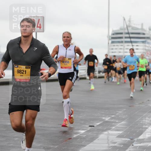 13.09.2026 - Kiel Lauf Andreas Tolksdorf http://msf.ph/oto/10400439 13.09.2026 10:58:13 Kiellinie 388, 38, 9821, 4, 4358 meine-sportfotos.de