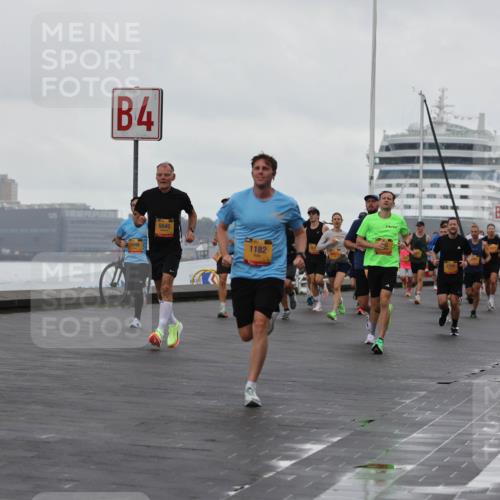 13.09.2026 - Kiel Lauf Andreas Tolksdorf http://msf.ph/oto/10400478 13.09.2026 10:58:15 Kiellinie 4, 1048, 5845, 1182, 3, 926 meine-sportfotos.de