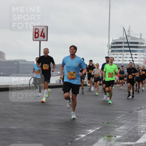 13.09.2026 - Kiel Lauf Andreas Tolksdorf http://msf.ph/oto/10400480 13.09.2026 10:58:15 Kiellinie 4, 1048, 5845, 1182, 993 meine-sportfotos.de