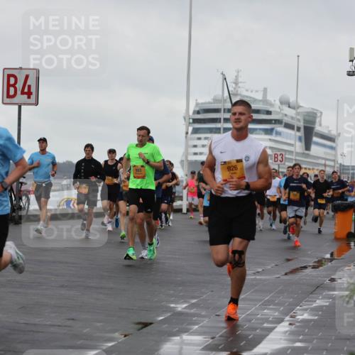 13.09.2026 - Kiel Lauf Andreas Tolksdorf http://msf.ph/oto/10400491 13.09.2026 10:58:16 Kiellinie 1182, 4, 0, 3, 993, 926 meine-sportfotos.de