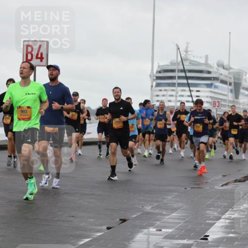 13.09.2026 - Kiel Lauf Andreas Tolksdorf http://msf.ph/oto/10400502 13.09.2026 10:58:18 Kiellinie 373, 4, 38, 993, 17, 2392, 3, 7462 meine-sportfotos.de