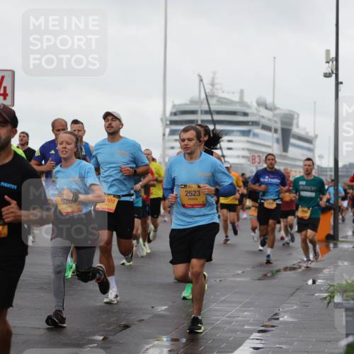 13.09.2026 - Kiel Lauf Andreas Tolksdorf http://msf.ph/oto/10400736 13.09.2026 10:58:31 Kiellinie 38, 7004, 4, 109, 5, 9419, 3, 38, 2523 meine-sportfotos.de