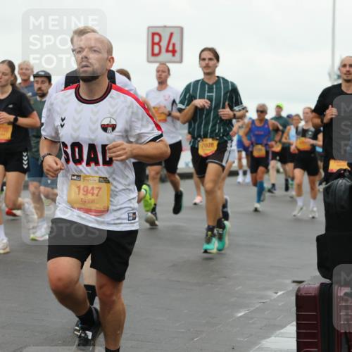 13.09.2026 - Kiel Lauf Andreas Tolksdorf http://msf.ph/oto/10401284 13.09.2026 10:59:25 Kiellinie 7700, 4, 1947, 7078, 1000 meine-sportfotos.de