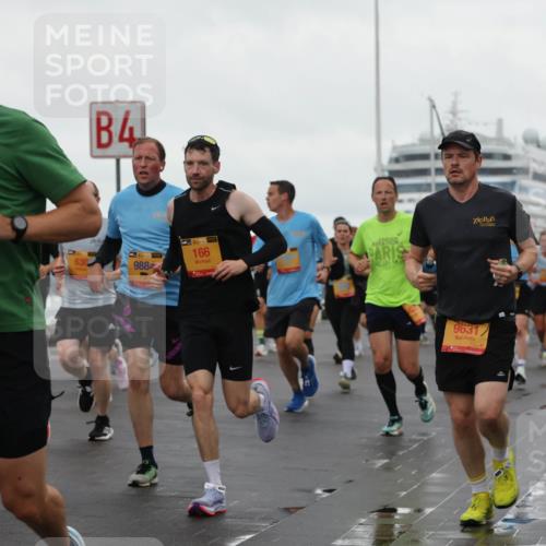 13.09.2026 - Kiel Lauf Andreas Tolksdorf http://msf.ph/oto/10401525 13.09.2026 10:59:40 Kiellinie 45, 4, 38, 3721, 630, 4, 39, 988, 39, 166, 9631, 10416 meine-sportfotos.de