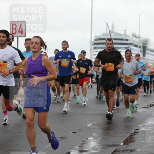 13.09.2026 - Kiel Lauf Andreas Tolksdorf http://msf.ph/oto/10401634 13.09.2026 10:59:58 Kiellinie 54, 647, 012, 38, 3654, 4, 6907, 7680, 552 meine-sportfotos.de