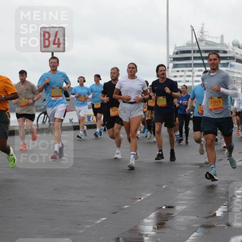 13.09.2026 - Kiel Lauf Andreas Tolksdorf http://msf.ph/oto/10401992 13.09.2026 11:00:42 Kiellinie 5743, 5494, 2504, 1597, 11811, 786 meine-sportfotos.de