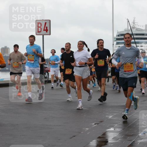 13.09.2026 - Kiel Lauf Andreas Tolksdorf http://msf.ph/oto/10402002 13.09.2026 11:00:43 Kiellinie 4, 1394, 5494, 2504, 11811, 1597, 786 meine-sportfotos.de