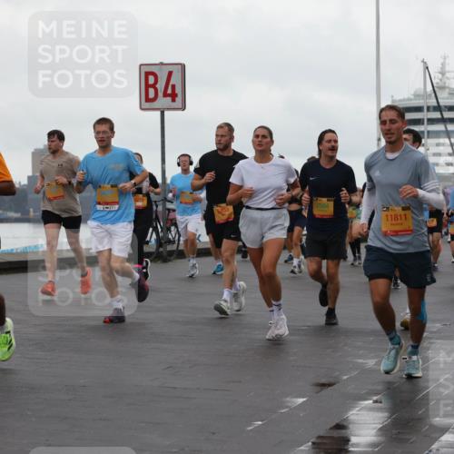 13.09.2026 - Kiel Lauf Andreas Tolksdorf http://msf.ph/oto/10402006 13.09.2026 11:00:43 Kiellinie 4, 2504, 5494, 11811, 35, 1597 meine-sportfotos.de