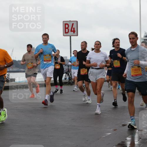 13.09.2026 - Kiel Lauf Andreas Tolksdorf http://msf.ph/oto/10402011 13.09.2026 11:00:43 Kiellinie 8278, 4, 5494, 2504, 1, 39, 11811, 1597 meine-sportfotos.de