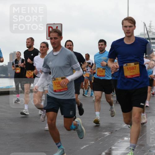 13.09.2026 - Kiel Lauf Andreas Tolksdorf http://msf.ph/oto/10402033 13.09.2026 11:00:44 Kiellinie 118, 19, 10783, 39, 2258, 1597, 786 meine-sportfotos.de
