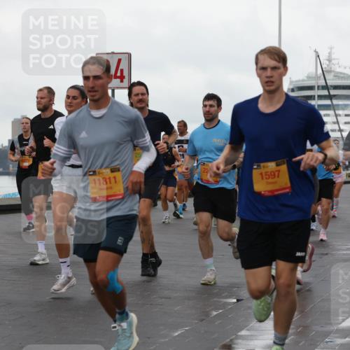 13.09.2026 - Kiel Lauf Andreas Tolksdorf http://msf.ph/oto/10402035 13.09.2026 11:00:44 Kiellinie 8278, 4, 11811, 25, 1597, 786 meine-sportfotos.de