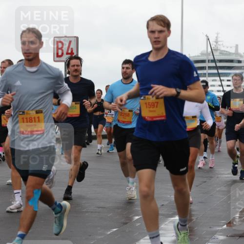 13.09.2026 - Kiel Lauf Andreas Tolksdorf http://msf.ph/oto/10402039 13.09.2026 11:00:44 Kiellinie 4, 11811, 504, 29, 10, 81, 38, 2258, 1597, 39, 786 meine-sportfotos.de