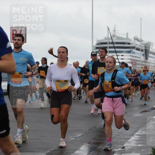 13.09.2026 - Kiel Lauf Andreas Tolksdorf http://msf.ph/oto/10402050 13.09.2026 11:00:45 Kiellinie 1597, 39, 2258, 11000, 38, 39, 786, 83 meine-sportfotos.de