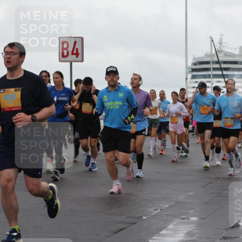 13.09.2026 - Kiel Lauf Andreas Tolksdorf http://msf.ph/oto/10402082 13.09.2026 11:00:47 Kiellinie 5743, 4, 8302, 3255, 3, 5514 meine-sportfotos.de