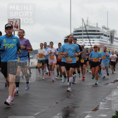 13.09.2026 - Kiel Lauf Andreas Tolksdorf http://msf.ph/oto/10402097 13.09.2026 11:00:48 Kiellinie 110, 34, 3, 976, 4176, 5514 meine-sportfotos.de