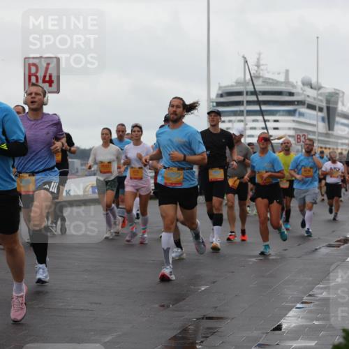 13.09.2026 - Kiel Lauf Andreas Tolksdorf http://msf.ph/oto/10402106 13.09.2026 11:00:48 Kiellinie 4, 976, 3, 4176 meine-sportfotos.de