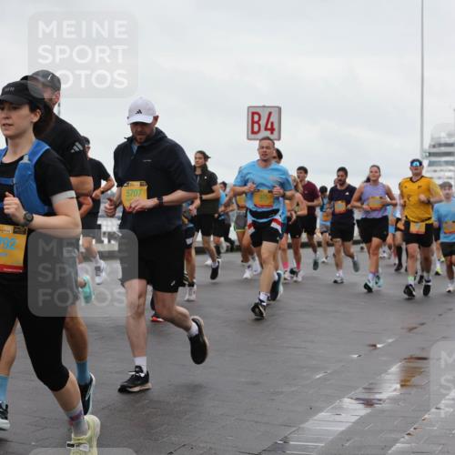 13.09.2026 - Kiel Lauf Andreas Tolksdorf http://msf.ph/oto/10402322 13.09.2026 11:01:14 Kiellinie 39, 3792, 5707, 4, 375 meine-sportfotos.de