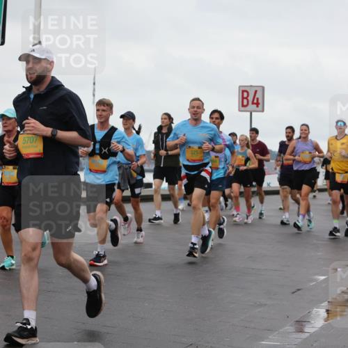 13.09.2026 - Kiel Lauf Andreas Tolksdorf http://msf.ph/oto/10402340 13.09.2026 11:01:14 Kiellinie 8819, 5707, 375, 4, 7, 1, 4860 meine-sportfotos.de