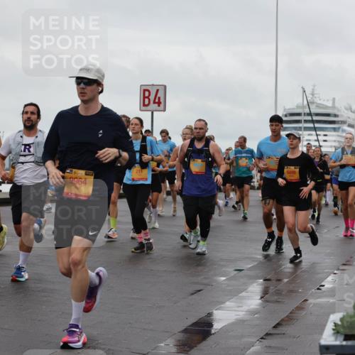 13.09.2026 - Kiel Lauf Andreas Tolksdorf http://msf.ph/oto/10402501 13.09.2026 11:01:31 Kiellinie 9964, 4, 6899, 9982 meine-sportfotos.de