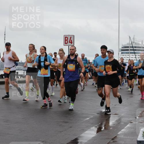 13.09.2026 - Kiel Lauf Andreas Tolksdorf http://msf.ph/oto/10402517 13.09.2026 11:01:32 Kiellinie 39, 964, 211, 4, 6899, 9982 meine-sportfotos.de