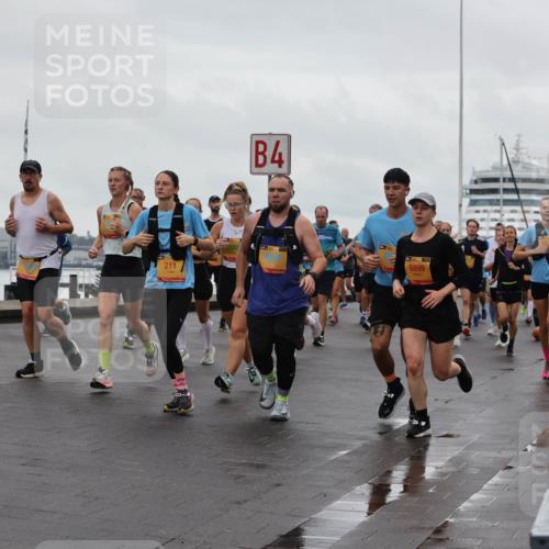13.09.2026 - Kiel Lauf Andreas Tolksdorf http://msf.ph/oto/10402520 13.09.2026 11:01:32 Kiellinie 64, 211, 4, 6899, 9982 meine-sportfotos.de