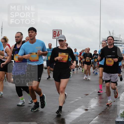 13.09.2026 - Kiel Lauf Andreas Tolksdorf http://msf.ph/oto/10402538 13.09.2026 11:01:33 Kiellinie 211, 38, 4600, 5, 38, 6899, 39, 9982 meine-sportfotos.de