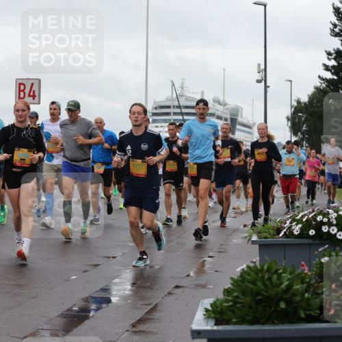 13.09.2026 - Kiel Lauf Andreas Tolksdorf http://msf.ph/oto/10402563 13.09.2026 11:01:36 Kiellinie 257, 4, 4727, 365, 4810 meine-sportfotos.de