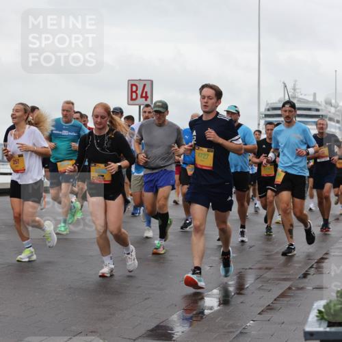 13.09.2026 - Kiel Lauf Andreas Tolksdorf http://msf.ph/oto/10402577 13.09.2026 11:01:37 Kiellinie 257, 4, 4727, 3193, 4810 meine-sportfotos.de