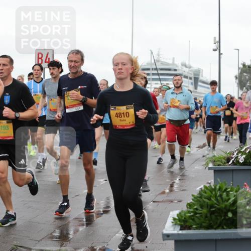 13.09.2026 - Kiel Lauf Andreas Tolksdorf http://msf.ph/oto/10402610 13.09.2026 11:01:39 Kiellinie 4, 3, 3193, 206, 38, 4810 meine-sportfotos.de