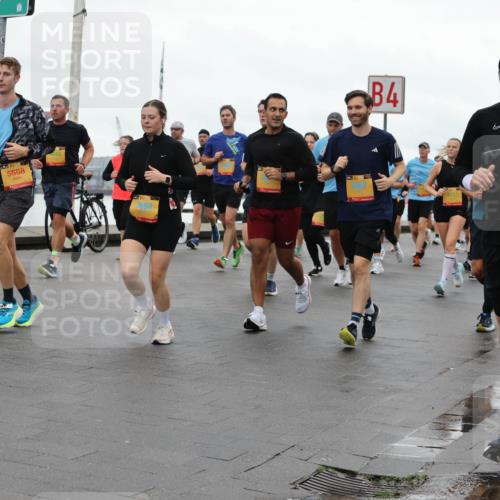 13.09.2026 - Kiel Lauf Andreas Tolksdorf http://msf.ph/oto/10402617 13.09.2026 11:01:47 Kiellinie 38, 6107, 5558, 4, 4113, 38, 11624, 39, 6047 meine-sportfotos.de