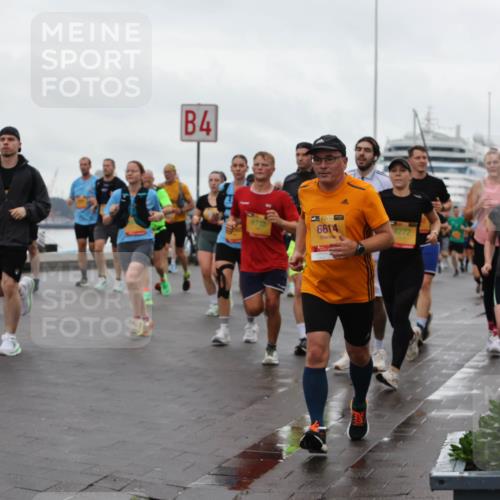 13.09.2026 - Kiel Lauf Andreas Tolksdorf http://msf.ph/oto/10402660 13.09.2026 11:02:00 Kiellinie 4, 5748, 1, 39, 6614, 4272, 6516 meine-sportfotos.de